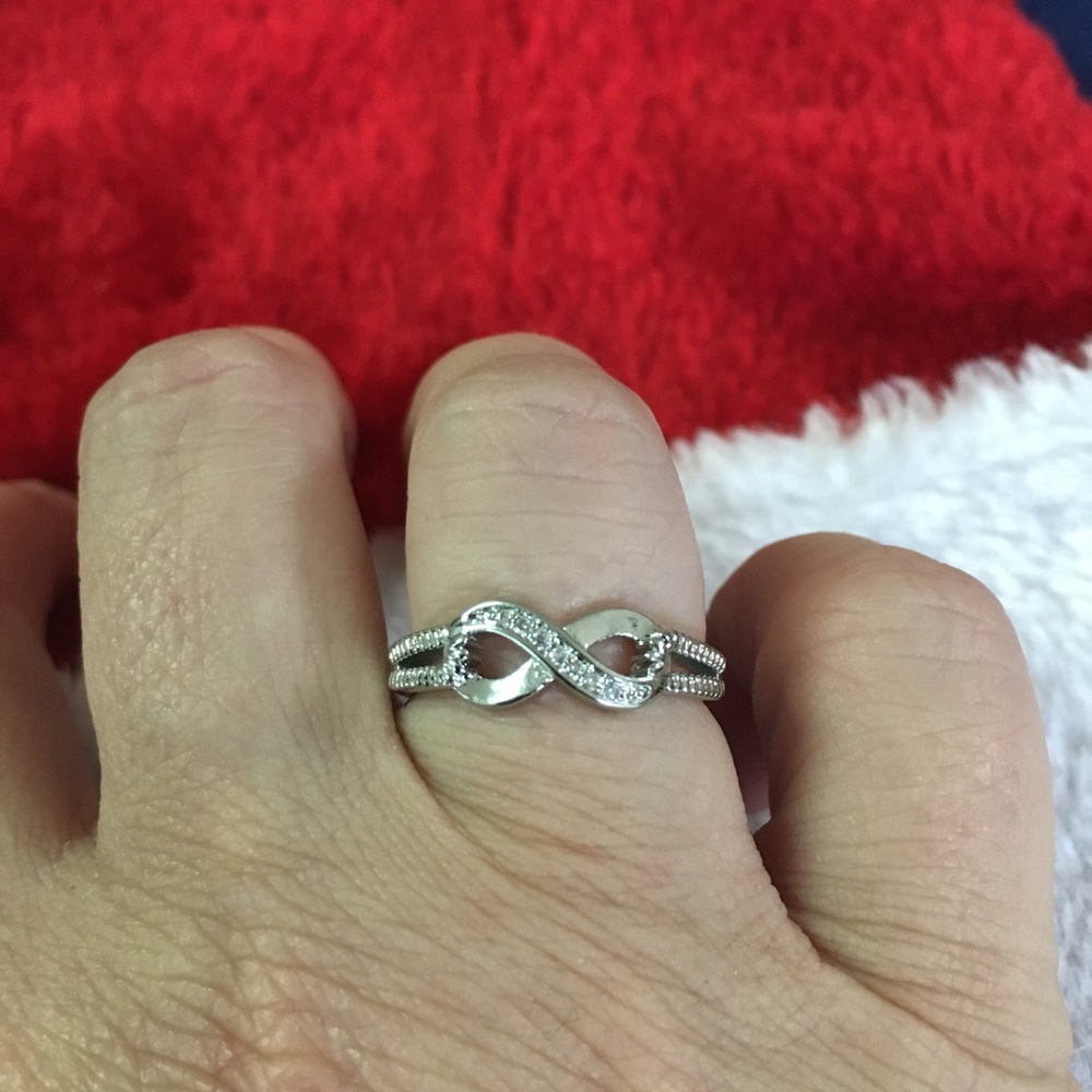 Infinity ring